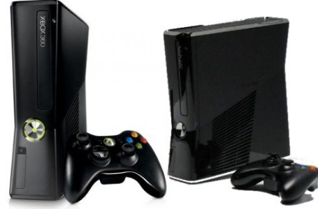 Xbox 360 S 4GB in Black