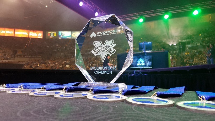 evo2016_trophies_feature