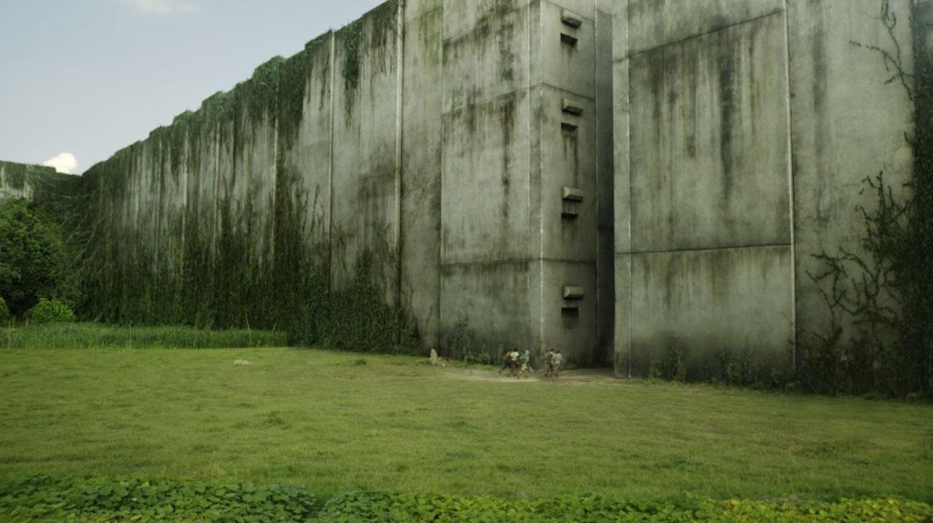 We review THE MAZE RUNNER Thrilling and intense YA scifi action