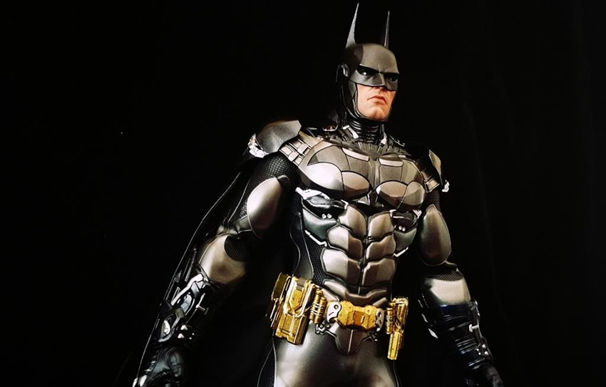 hot toys batman arkham city