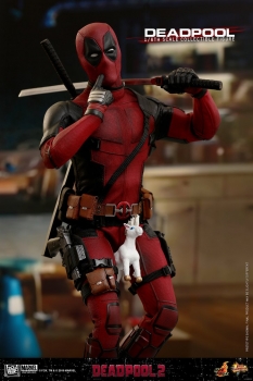 The New Hot Toys Sixth-scale Deadpool 2 Figure Comes With Swords, Guns ...