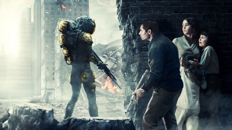 Michael Peña must save his family in the midst of an alien invasion in ...