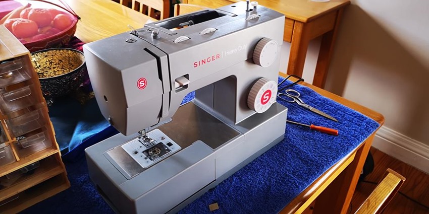 Singer Heavy Duty 4432 Sewing Machine