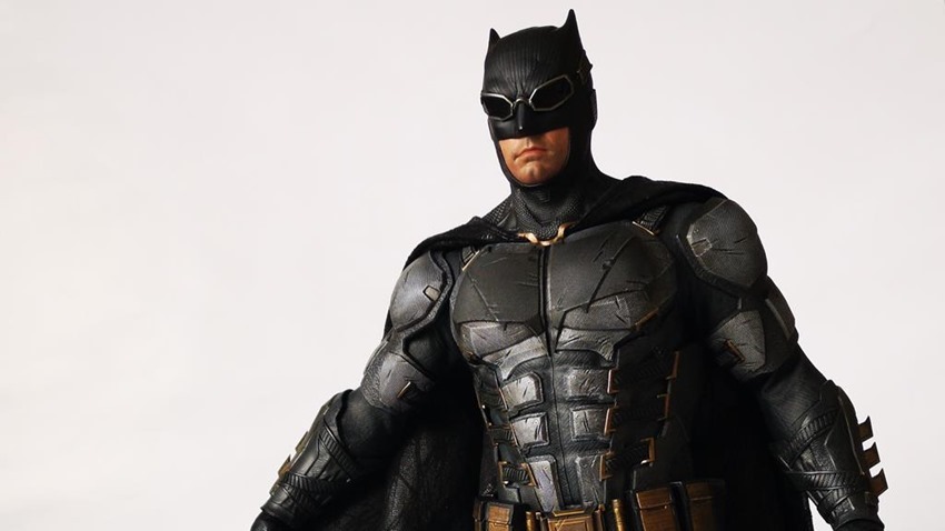 Hot Toys MMS 432 Justice League Batman Tactical Batsuit Review – Bat in  Black