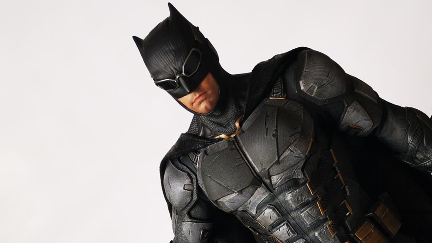 Hot Toys MMS 432 Justice League Batman Tactical Batsuit Review – Bat in  Black