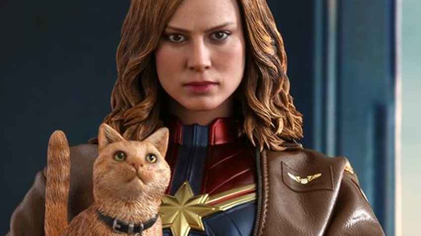 Hot Toys Captain Marvel (1)