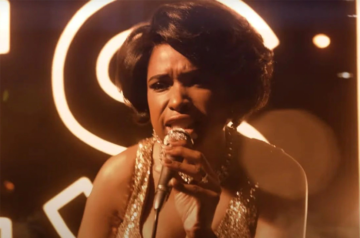 The Queen arrives! Watch Jennifer Hudson as Aretha Franklin in this ...