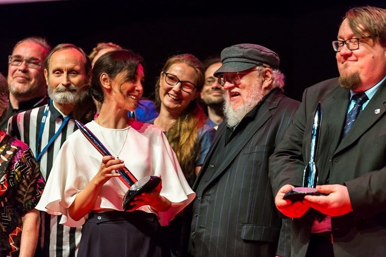 1280px-Hugo_Award_presenters_at_the_Hugo_Award_Ceremony,_at_Worldcon_75_in_Helsinki_2017